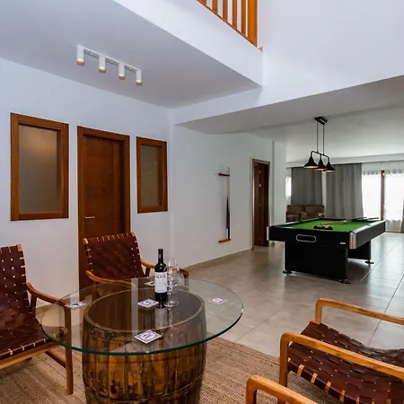 Inviting 4-bed In Playa Blanca (Lanzarote)
