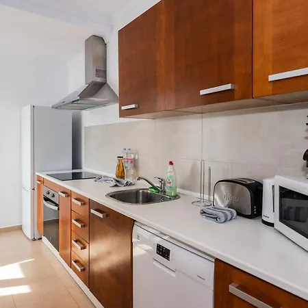 Inviting 4-bed In Villa *