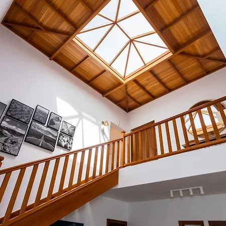 Inviting 4-bed In Villa