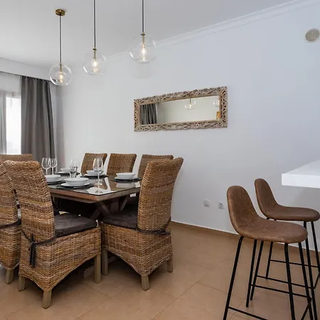 Villa Inviting 4-bed In Playa Blanca (Lanzarote)