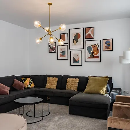Villa Inviting 4-bed In